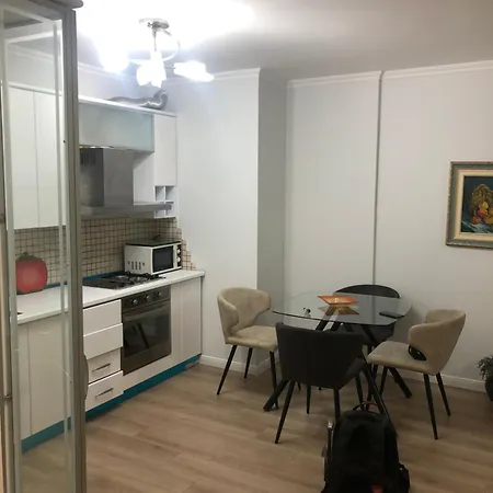Tranquil Urban Apartman